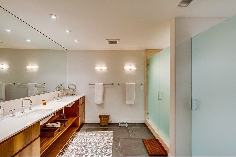 Bathroom La Jolla Master bathroom Long