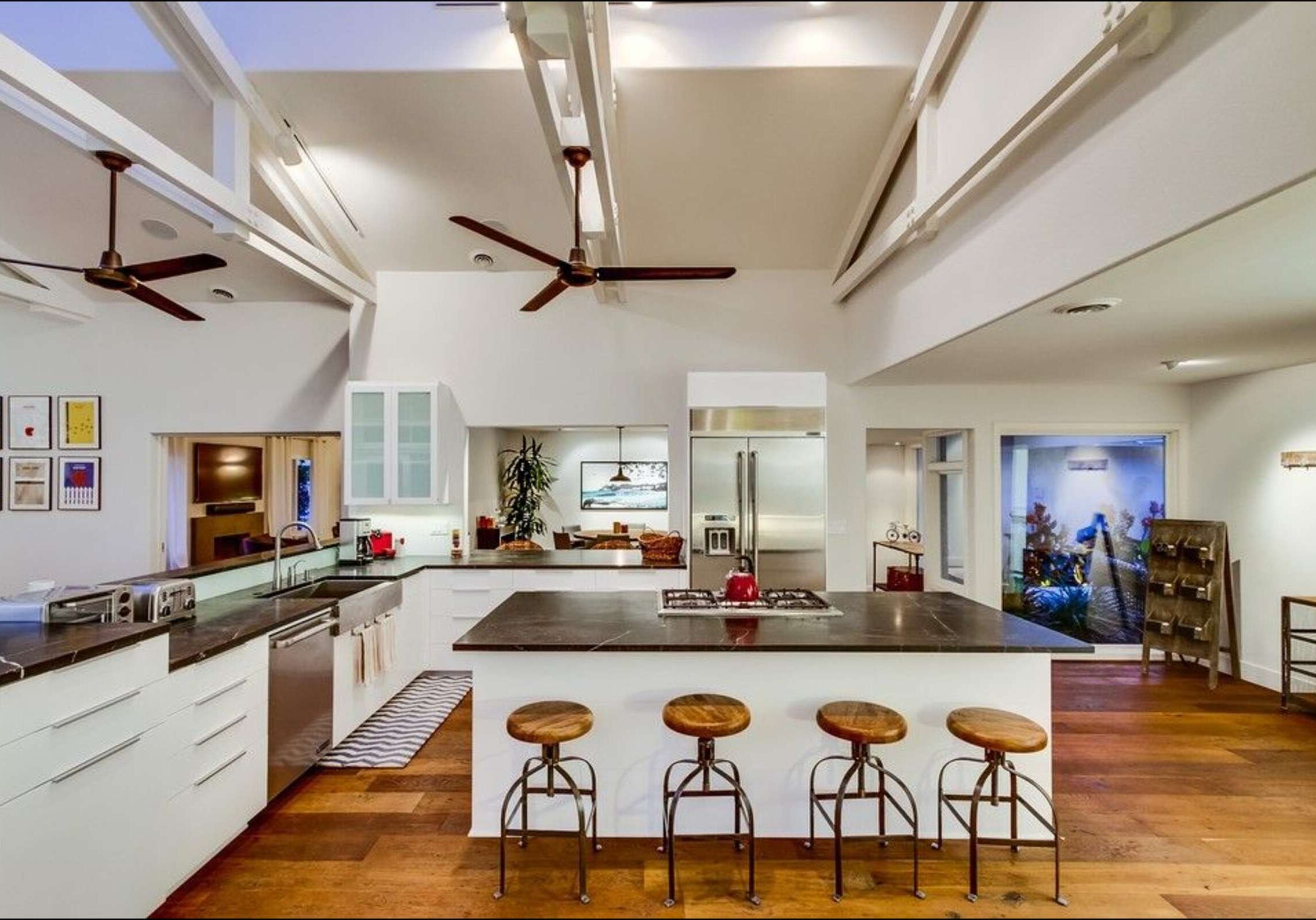 Selectbuilders La Jolla Kitchen Front1 landscape